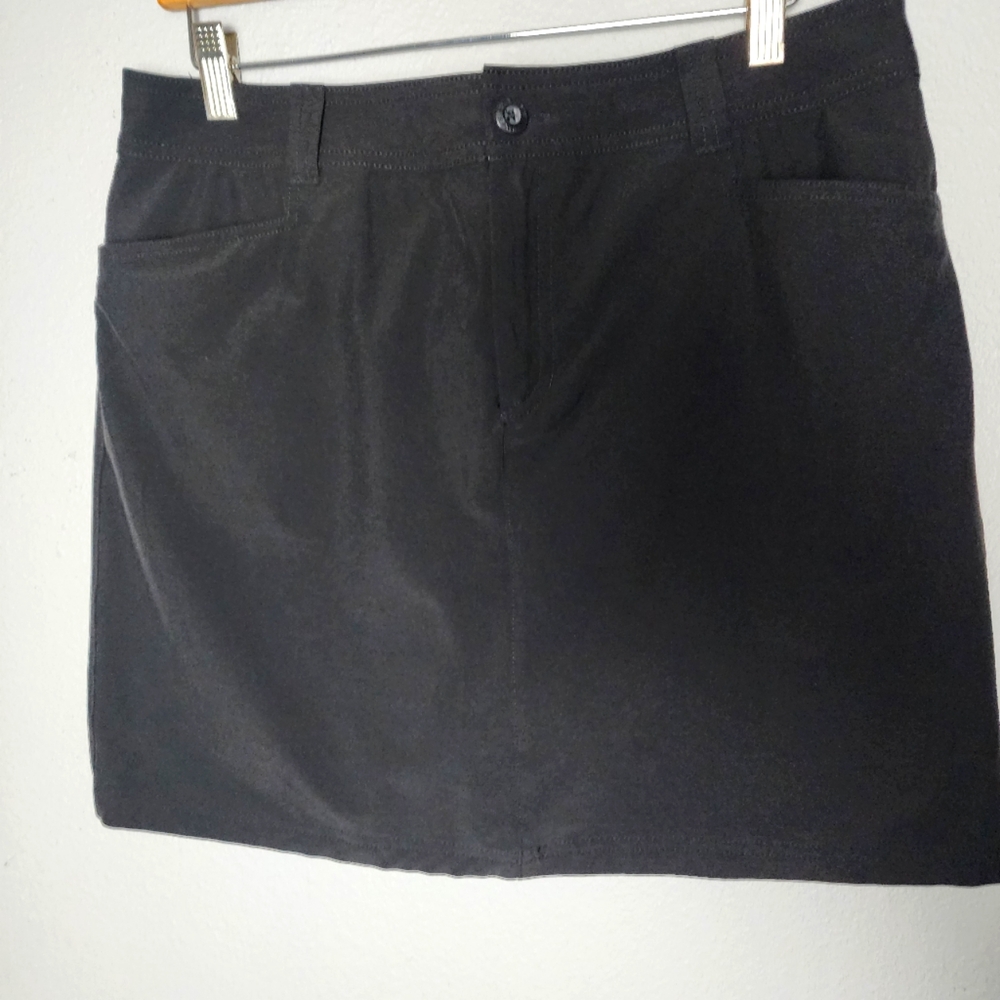 Eddie Bauer skort, black, size 12